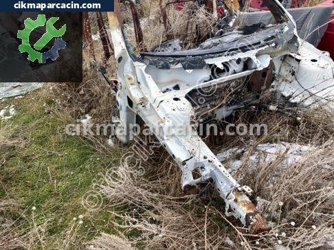 Mazda 3 Sağ Ön Taşıyıcı çıkma parça