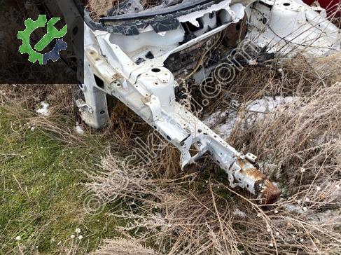Mazda 3 Sağ Ön Taşıyıcı çıkma parça