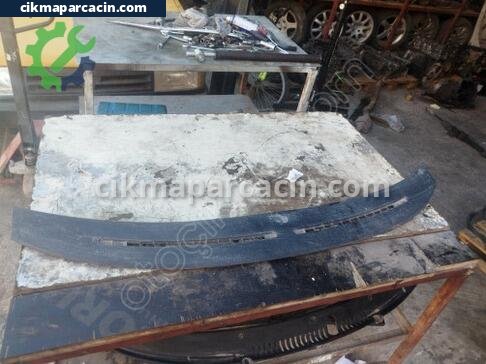Mazda 323 Kalorifer Izgarası çıkma parça