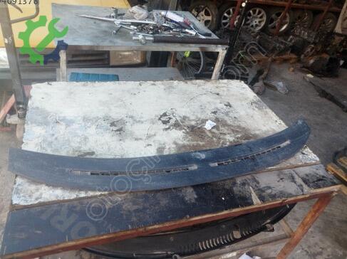 Mazda 323 Kalorifer Izgarası çıkma parça