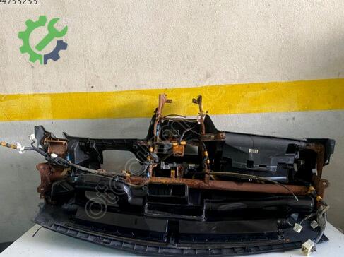 Mazda 323 Torpido çıkma parça