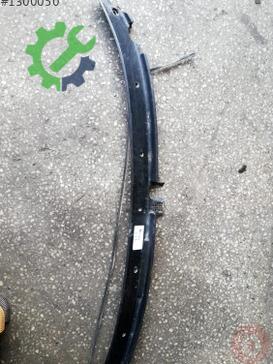 Mazda 323 Ön Cam Izgarası çıkma parça