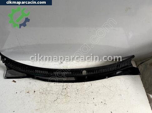 Mazda 323 Ön Cam Izgarası çıkma parça