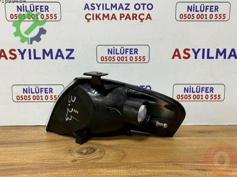 Mazda 323 Sinyal B21H51060B çıkma parça