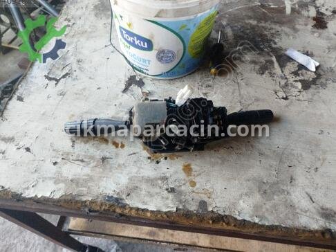 Mazda 323 Sinyal Kolu çıkma parça