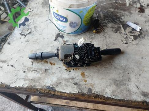 Mazda 121 Sinyal Kolu çıkma parça