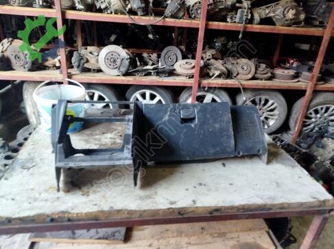 Mazda 121 Torpido çıkma parça