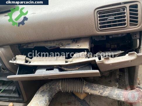 Mazda 626 Torpido çıkma parça