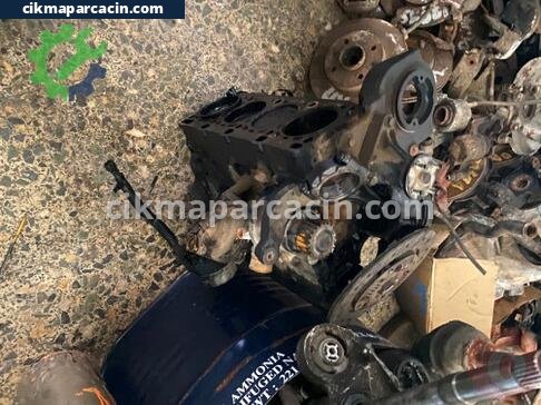 Mazda E-2200 Blok çıkma parça