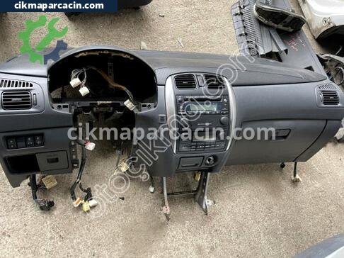 Mazda Premacy Torpido çıkma parça