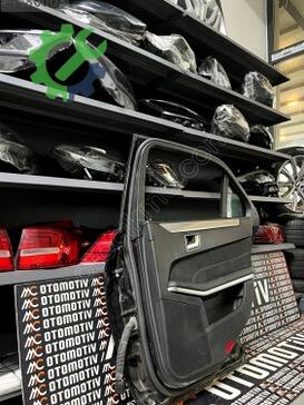 Mercedes-Benz E Serisi Sağ Arka Kapı çıkma parça