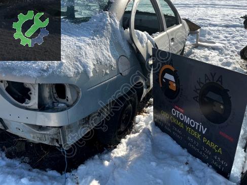 Renault Megane Sağ Arka Çamurluk çıkma parça