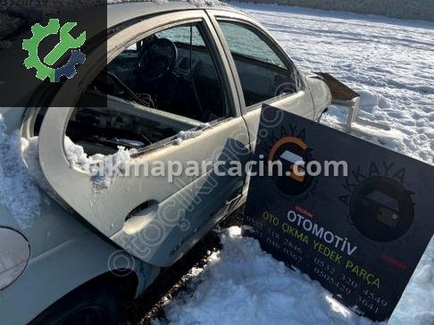 Renault Megane Sağ Arka Kapı çıkma parça