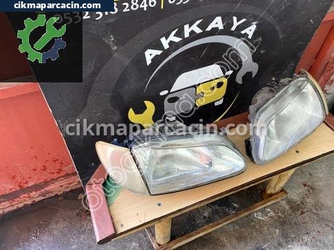 Renault Megane Sağ Ön Far çıkma parça