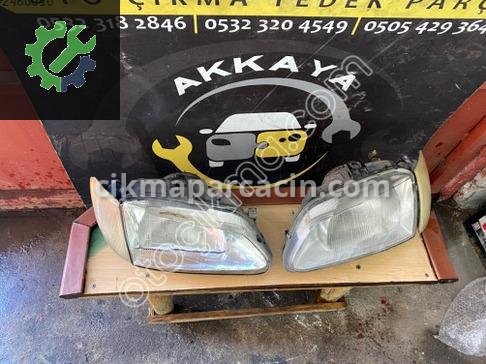 Renault Megane Sağ Ön Far çıkma parça