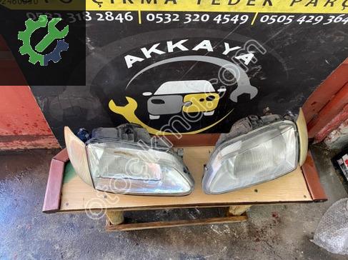 Renault Megane Sağ Ön Far çıkma parça
