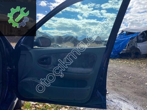 Renault Megane Sağ Ön Kapı çıkma parça