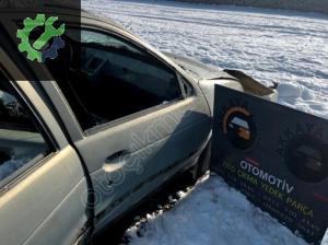 Megane 1 Sağ ön Kapı Orjinal Çıkma