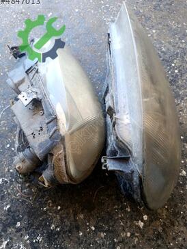 Renault Megane Sağ Ön Far çıkma parça