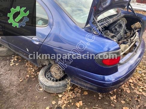 Renault Megane Sol Arka Çamurluk çıkma parça