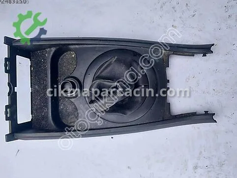 Renault Megane Orta Konsol çıkma parça