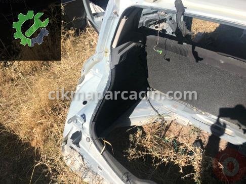 Renault Megane Sol Arka Çamurluk çıkma parça
