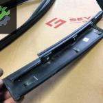 MEGANE 3 ÖN SOL CAM DİREK PLASTİĞİ  ORJ ÇIKMA