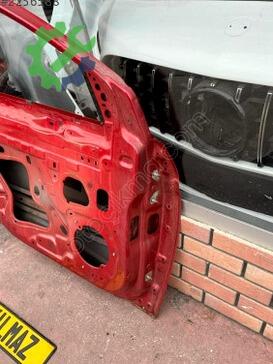 Renault Megane Sol Ön Kapı çıkma parça