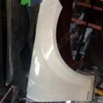 MERCEDES 205 C CLASS SAĞ ÖN ÇAMURLUK ÇIKMA