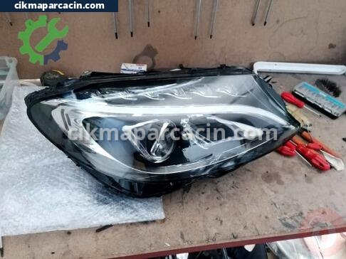Mercedes-Benz C Serisi Far çıkma parça