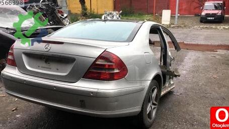 Mercedes-Benz 220 Cam Tavan çıkma parça