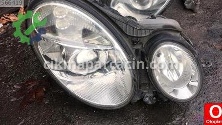 Mercedes-Benz 220 Sağ Ön Far çıkma parça