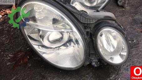 Mercedes-Benz 220 Sağ Ön Far çıkma parça