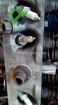 Mercedes-Benz 220 Silindir Kapağı çıkma parça
