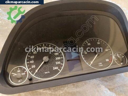 Mercedes-Benz A Serisi Gösterge Saati çıkma parça