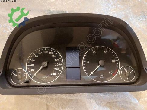 Mercedes-Benz A Serisi Gösterge Saati A1695406247 çıkma parça