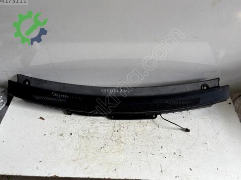 Mercedes-Benz A Serisi Ön Cam Izgarası çıkma parça