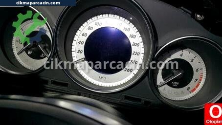 Mercedes-Benz C Serisi Gösterge Saati çıkma parça
