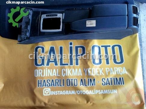 Mercedes-Benz C Serisi Orta Konsol çıkma parça