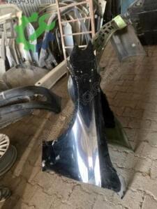 Mercedes C clas sol ön çamurluk çıkma