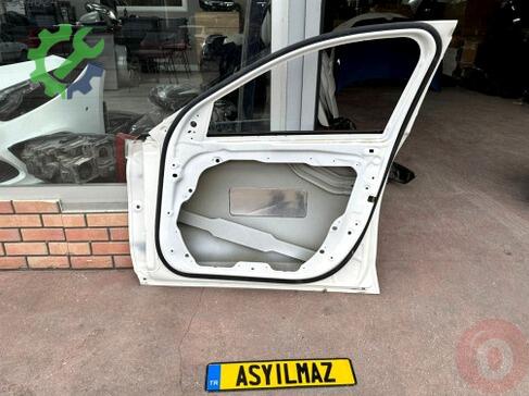Mercedes-Benz C Serisi Sağ Ön Kapı çıkma parça