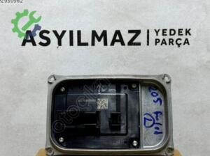 MERCEDES C W205 SOL FAR BEYNİ