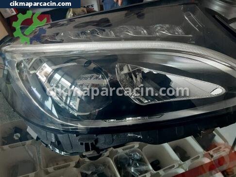 Mercedes-Benz C Serisi Far çıkma parça