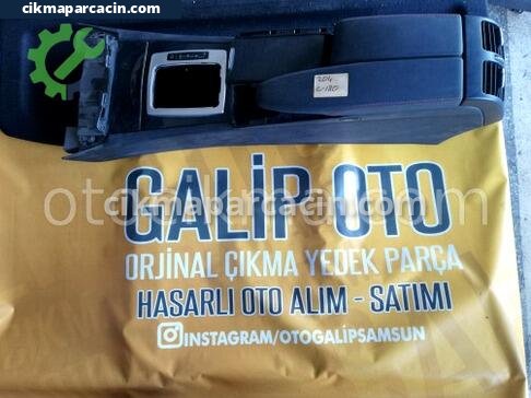 Mercedes-Benz C180 Orta Konsol çıkma parça