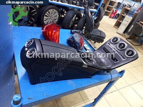 Mercedes-Benz C Serisi Orta Konsol çıkma parça