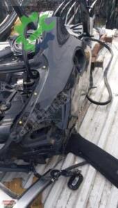 Mercedes-Benz C Serisi Orijinal Çıkma Sağ Arka Çamurluk