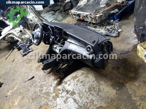 Mercedes-Benz C Serisi Torpido çıkma parça