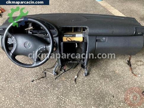 Mercedes-Benz C Serisi Torpido çıkma parça