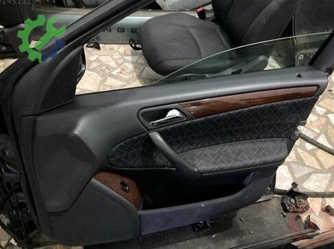Mercedes-Benz C Serisi Sağ Ön Kapı Kolu çıkma parça
