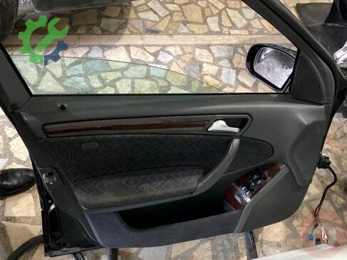 Mercedes-Benz C Serisi Sol Ön Kapı Kolu çıkma parça